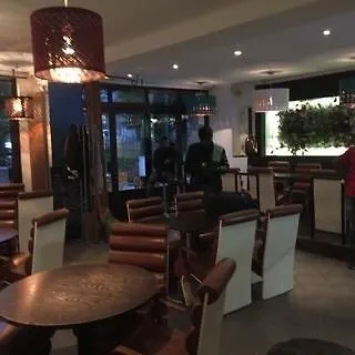 Casa 28 * Рюэй-Мальмезон